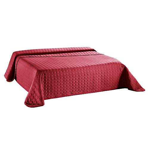 Aqua-Textil Dreamlike Tagesdecke 220 x 240 cm Bordeaux rot Mikrofaser Bettüberwurf leichte Wattierung Steppdecke