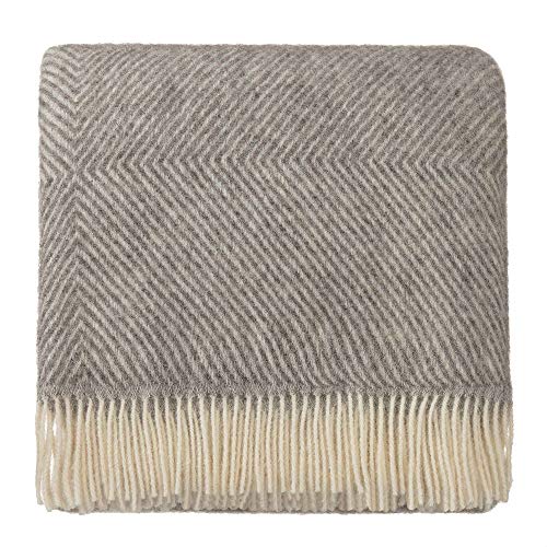 URBANARA 220x260 cm Wolldecke'Gotland' Grau/Creme - 100% Reine skandinavische Wolle - Ideal als Überwurf, Plaid oder Kuscheldecke für Sofa und Bett - Warme Decke aus Schurwolle mit Fransen